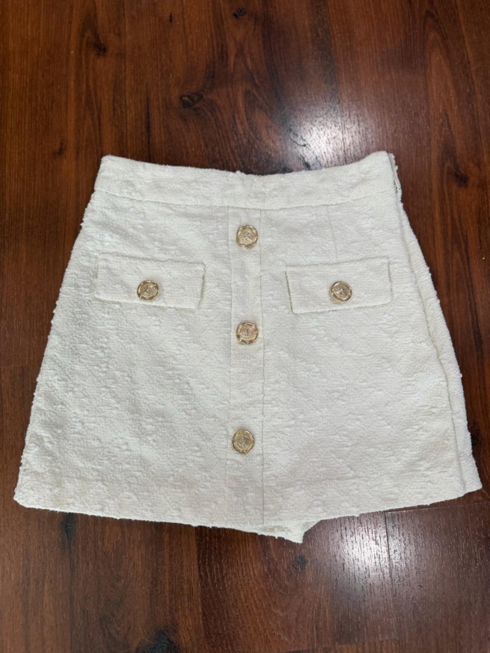 Zara tweed mini skort with gold buttons Cream color Sz XS